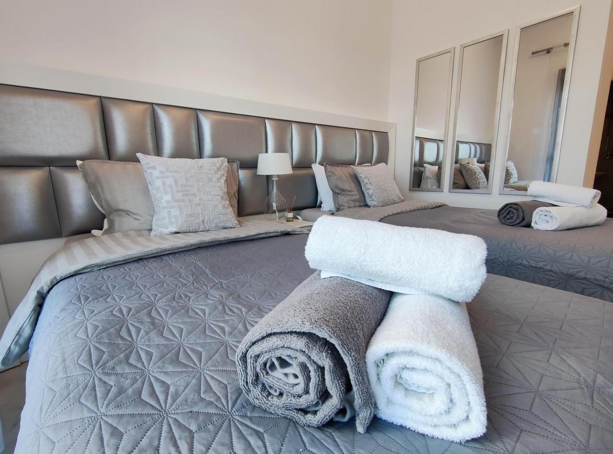 דירות אסטפונה Luxury Duplex Infinity Pool Ehhouse מראה חיצוני תמונה